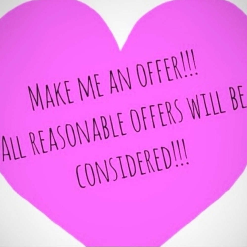 MAKE ME AN OFFER!! ALL REASONABLE OFFERS CONSIDERED! 💕🩷💕